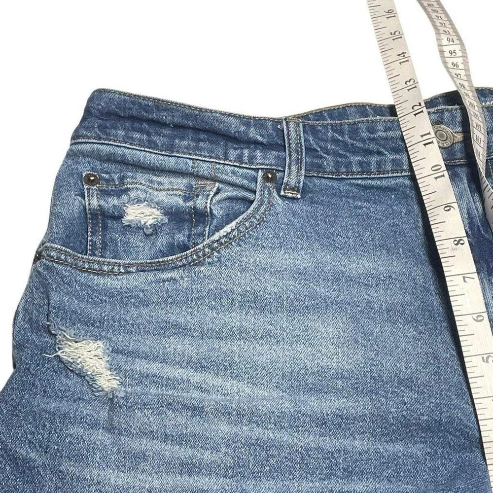 Torrid Medium Wash Destruction Classic Denim Baggy Jorts